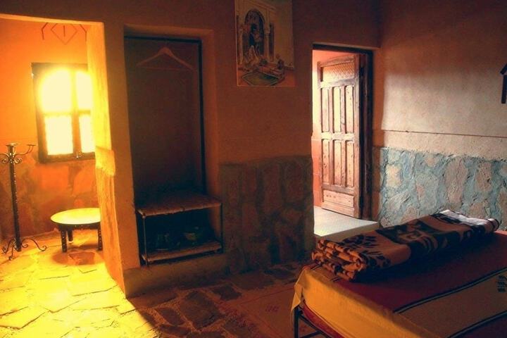 Room 2 of 51