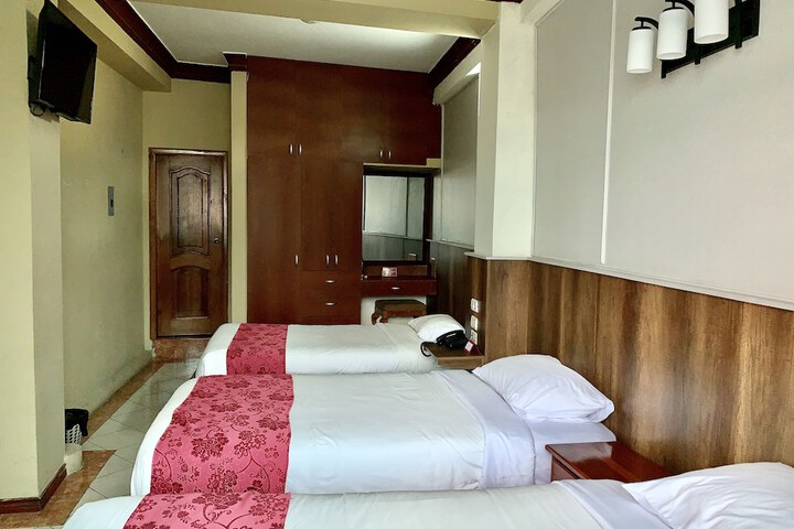 Room 3 of 49