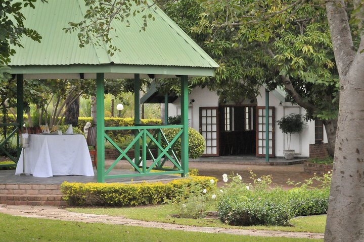 Hotel Exterior 85 of 93