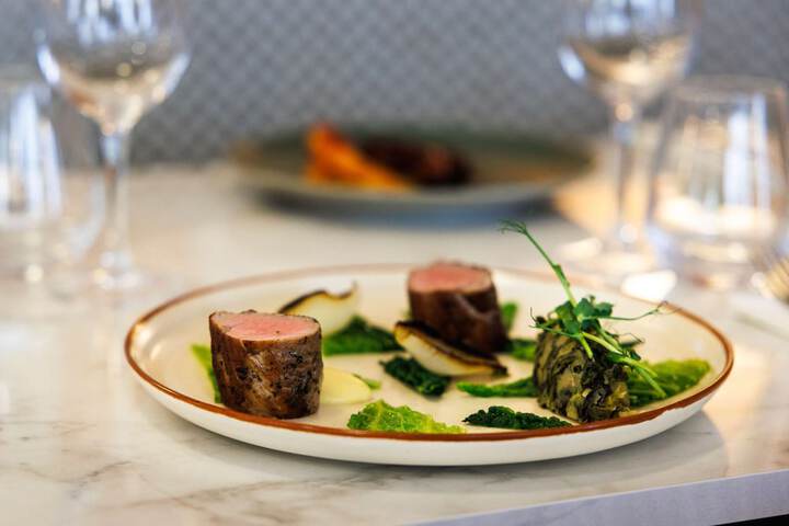 Dining 40 of 51
