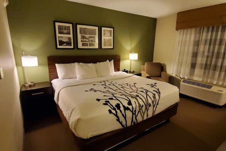 Room 8 of 35