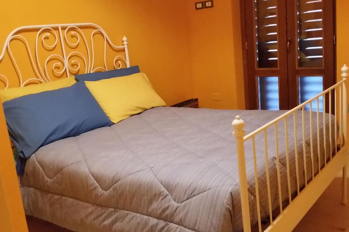 Room 6 of 32