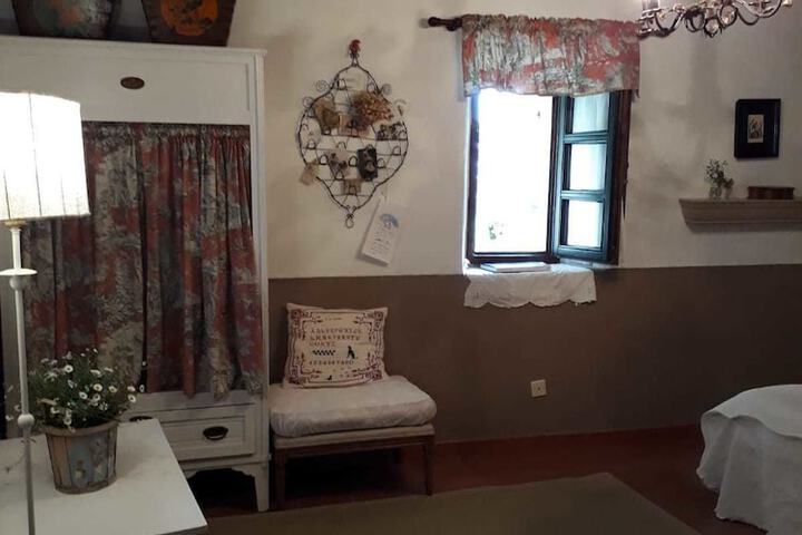 Room 3 of 32