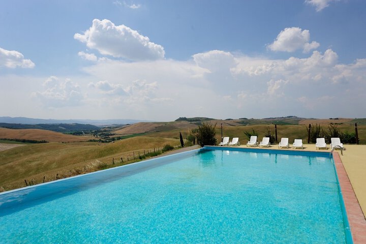 Hotel Pool
