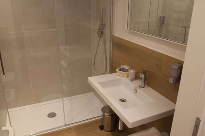 Room 40 of 59