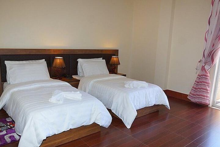 Room 2 of 7