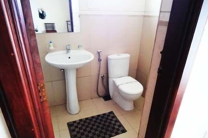 Room 17 of 33