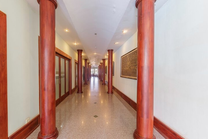 Ballroom/Hall 77 of 95
