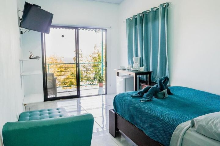Room 2 of 25
