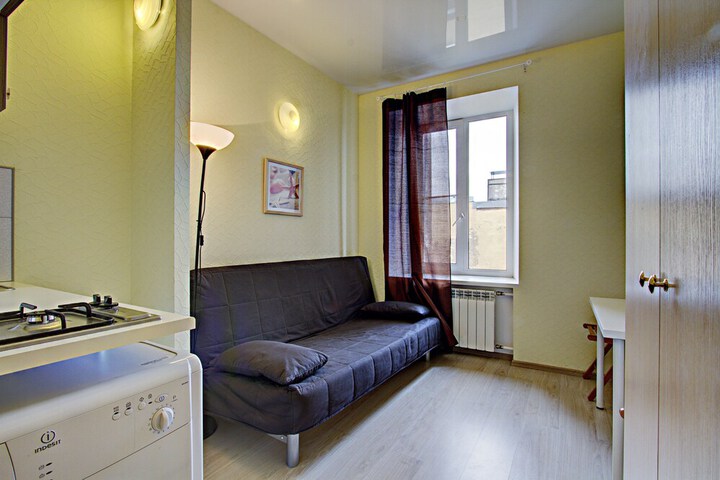 Room 10 of 19