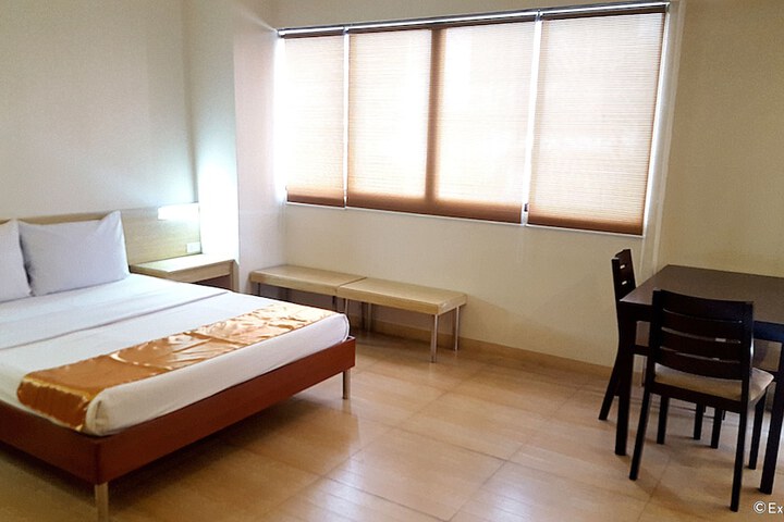 Room 16 of 29