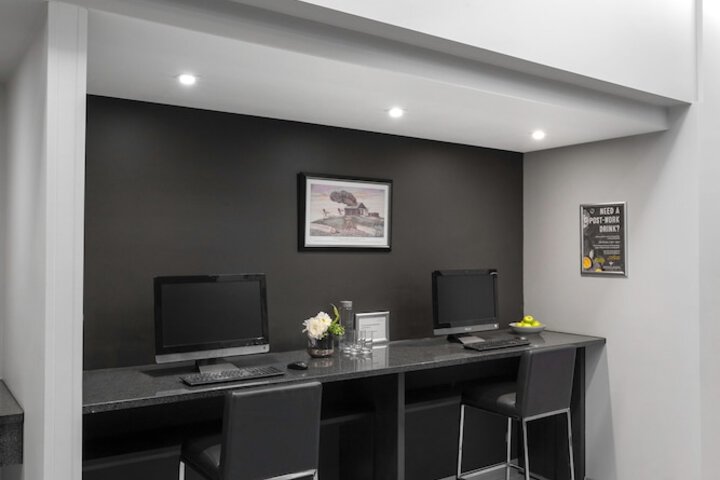 Business Center 63 of 71