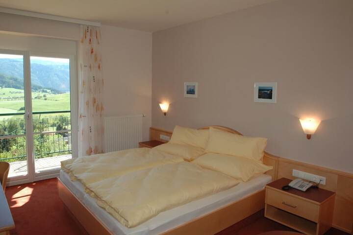 Room 13 of 47