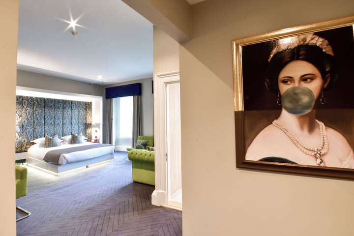 Room 10 of 85