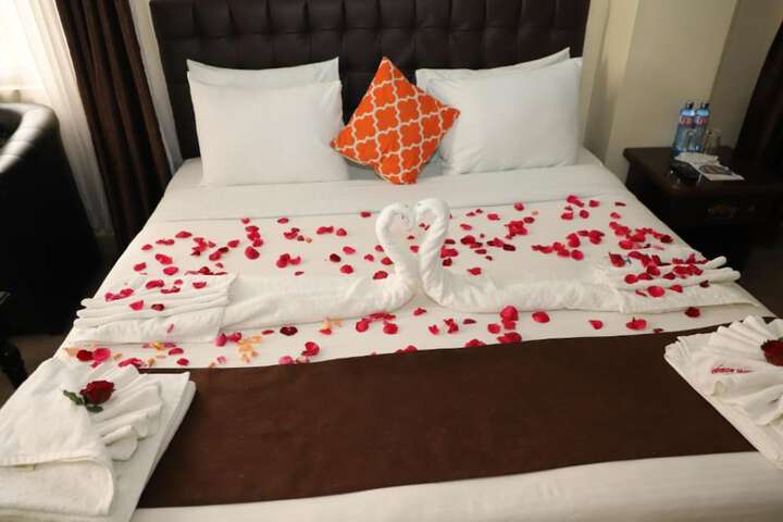 Room 16 of 30