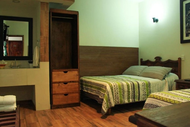 Room 10 of 12