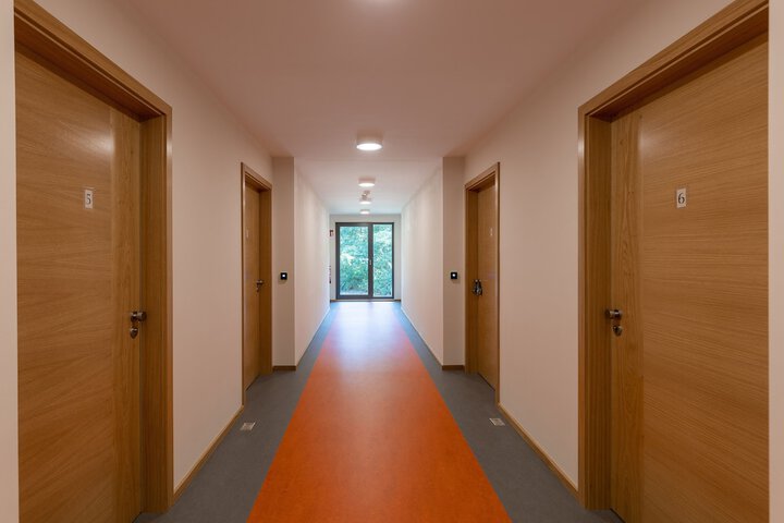 Ballroom/Hall 44 of 48