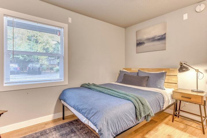 Room 4 of 96