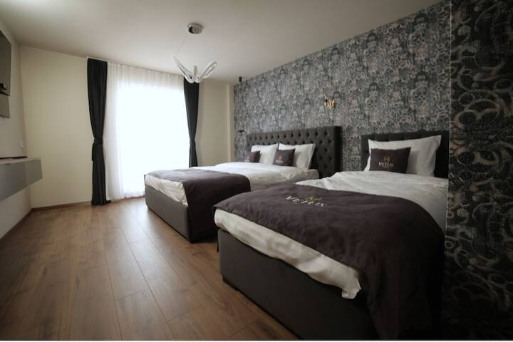 Room 4 of 22