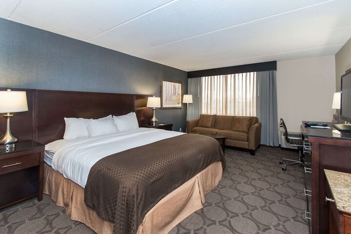 1 King Bed (7 of 7)
