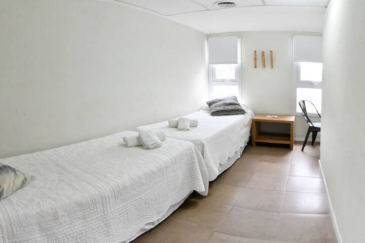 Room 12 of 118
