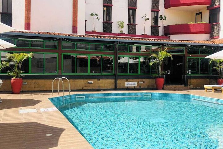 Pool 122 of 174