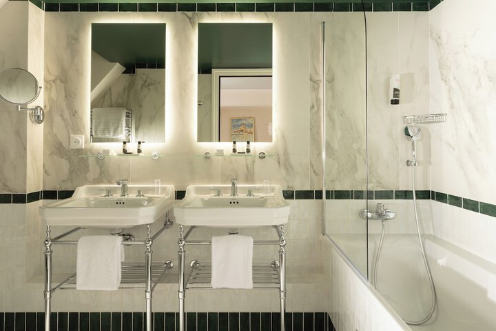 Bathroom Interior Photo