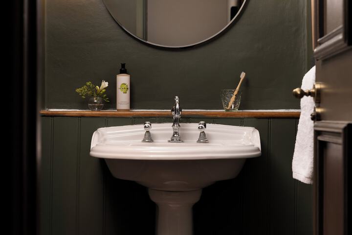 Vanity Photo