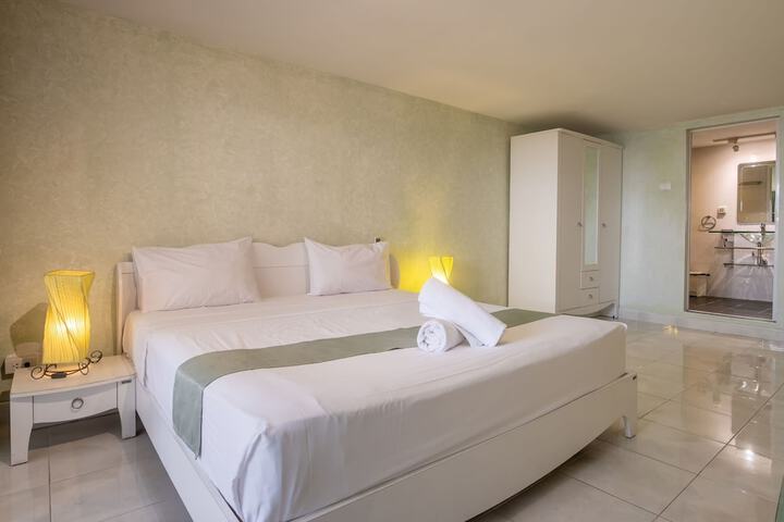 Room 10 of 35