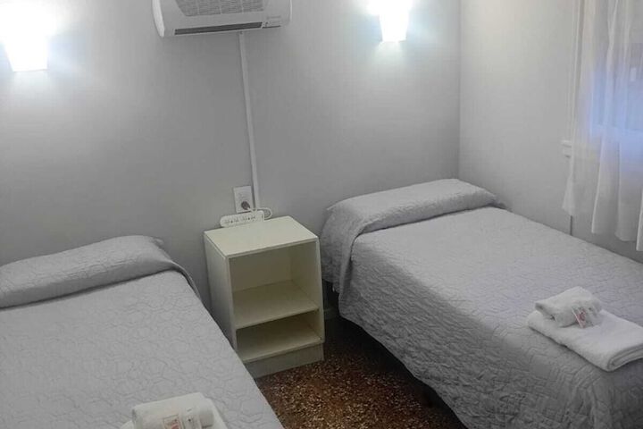 Room 3 of 12