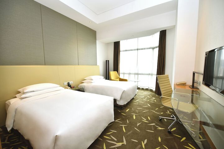 Room 12 of 85