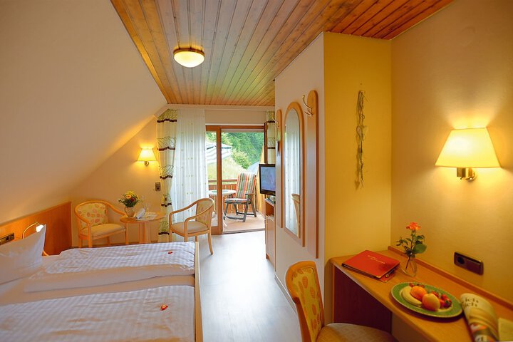 Room 2 of 43