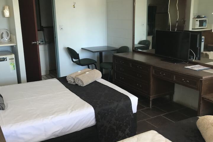 Room 5 of 85
