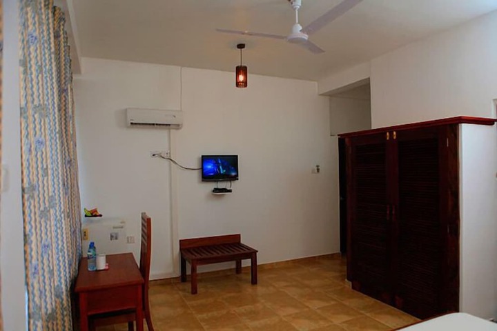 Room 18 of 43