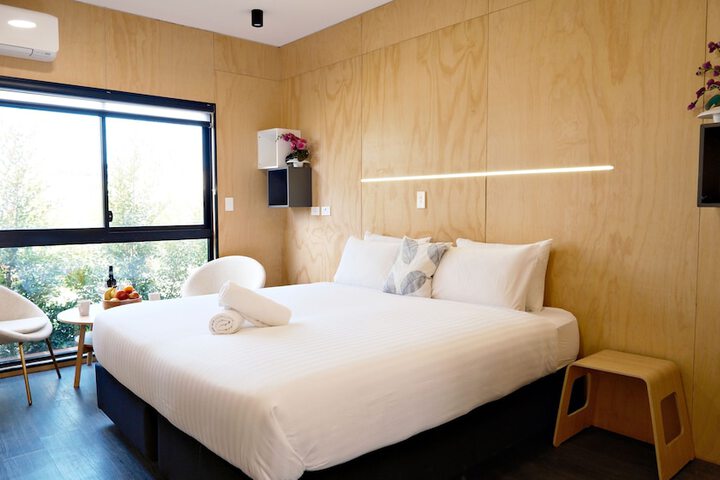 Room 5 of 20