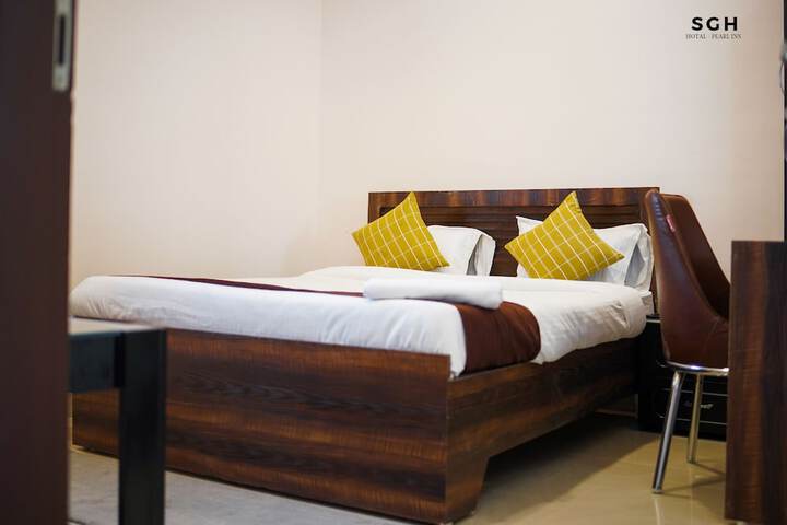 Room 2 of 6