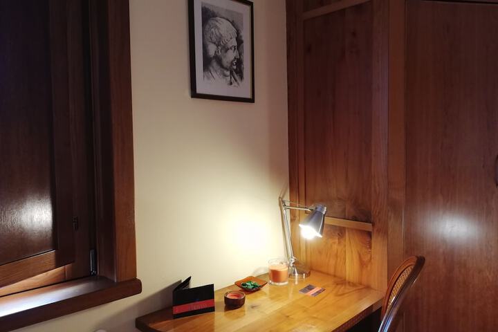 Room 13 of 66