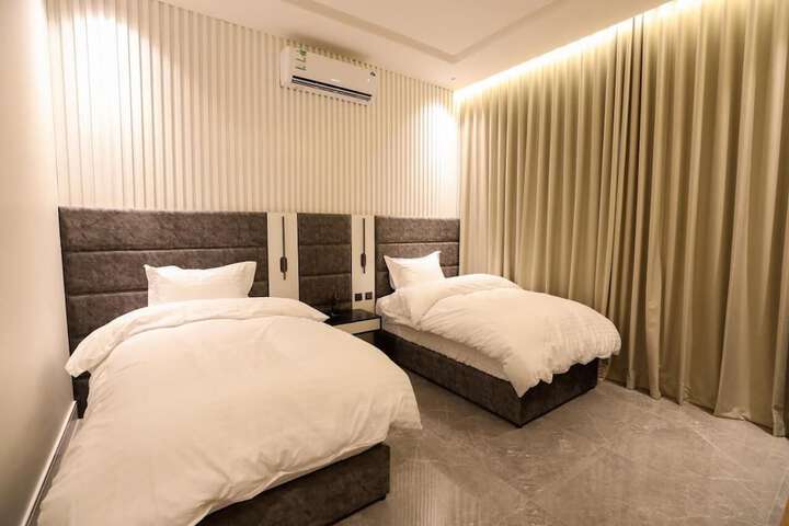 Room 9 of 45