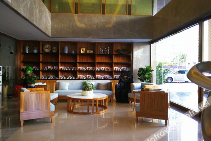 Yinglun Hotel
