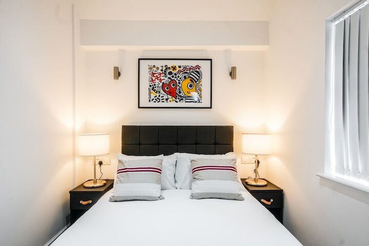 Room 9 of 26