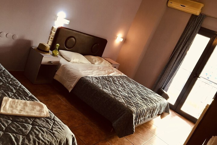Room 8 of 13