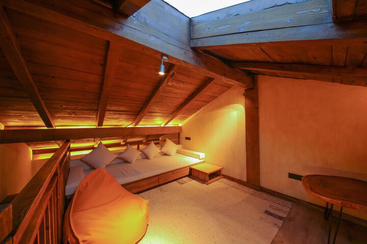 Room 5 of 71