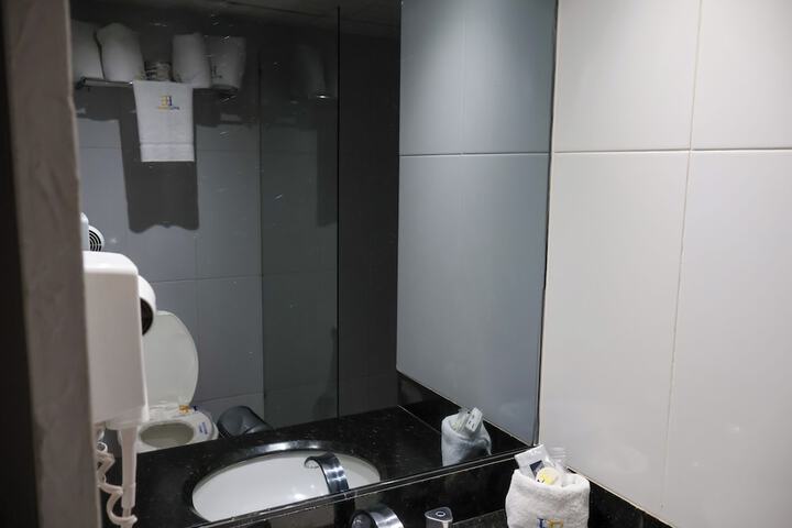Room 19 of 89