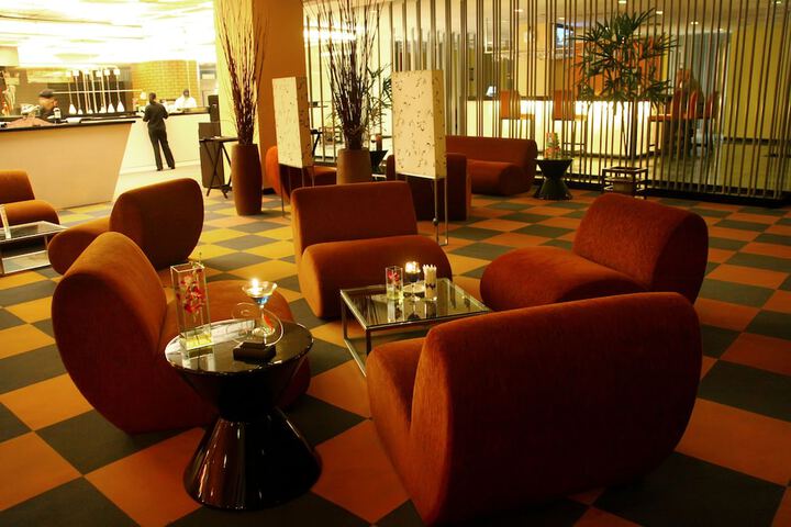 Entrance & Lobby