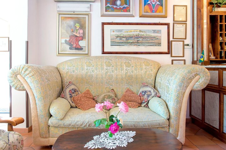 Guest Lobby