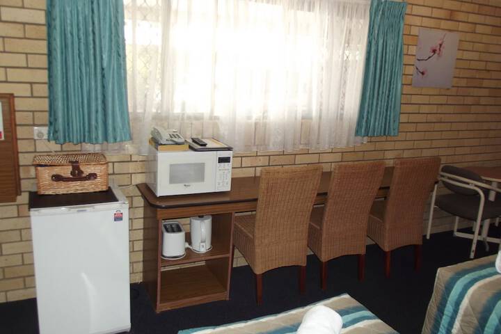 Room 4 of 34