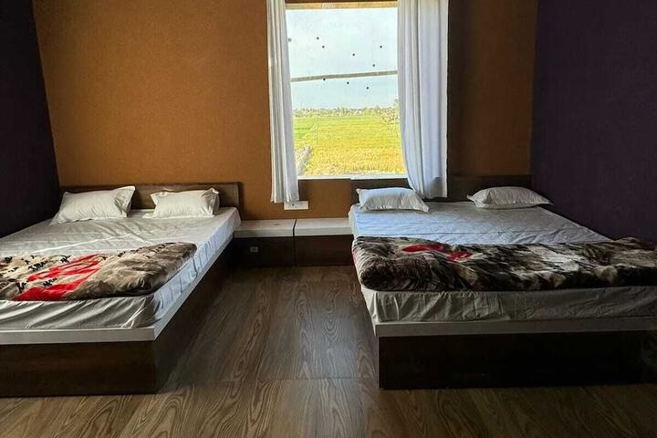 Room 2 of 28