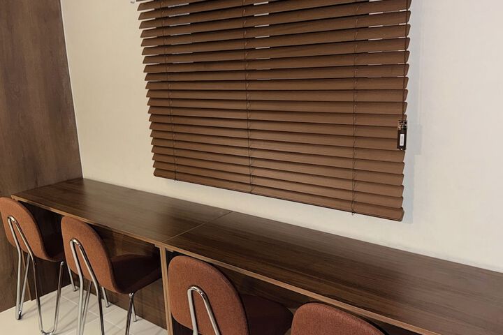 Lounge 18 of 30