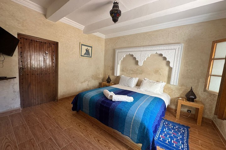 Room 6 of 27