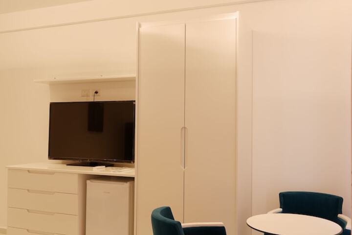 Room 2 of 38